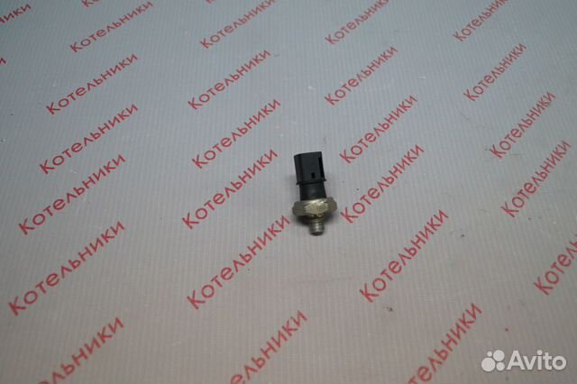 Nissan 25240-70J00 Датчик давления масла