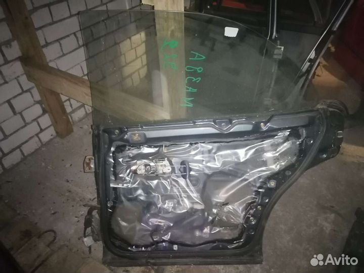 Дверь задняя правая mazda 929 HC