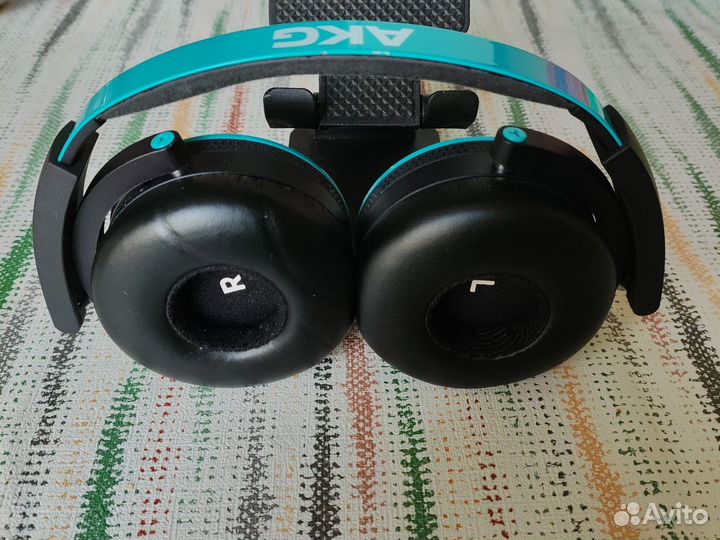 Наушники AKG y50