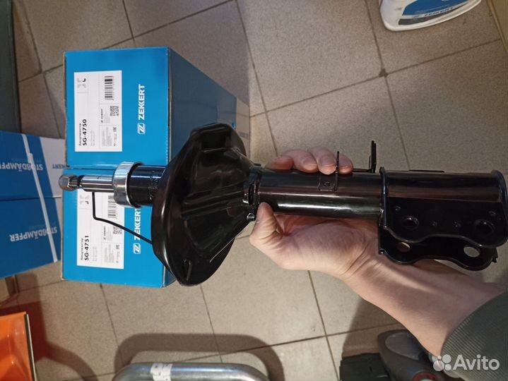 Амортизатор подвески задний Kia Carens 1, Shuma