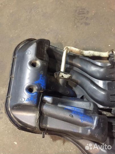 Впускной коллектор Peugeot 407