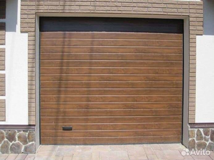Гаражные ворота с боковой дверью