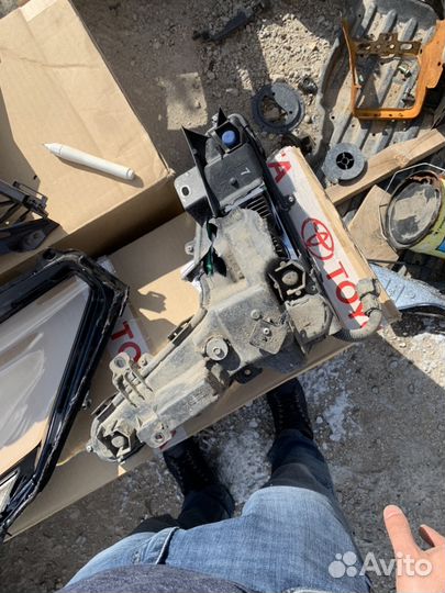 Правая Противотуманка Lexus LX570 LX450d