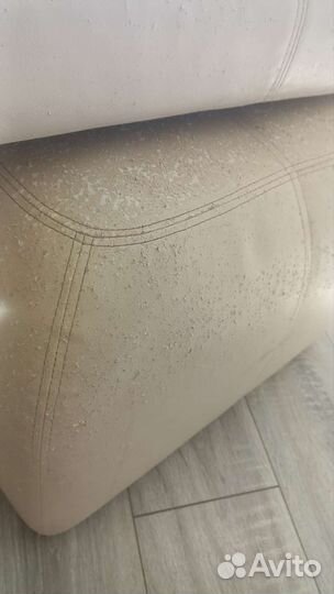 Журнальный стол с пуфиком