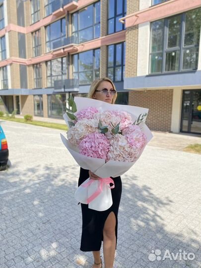 Шикарный монобукет из колумбийских гортензий