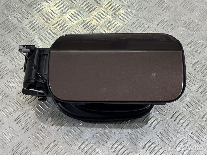 Лючок бака BMW F30