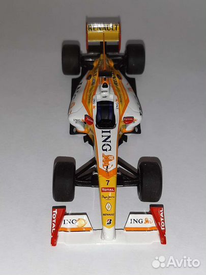 Редкая коллекционная модель Renault formula 1 2009