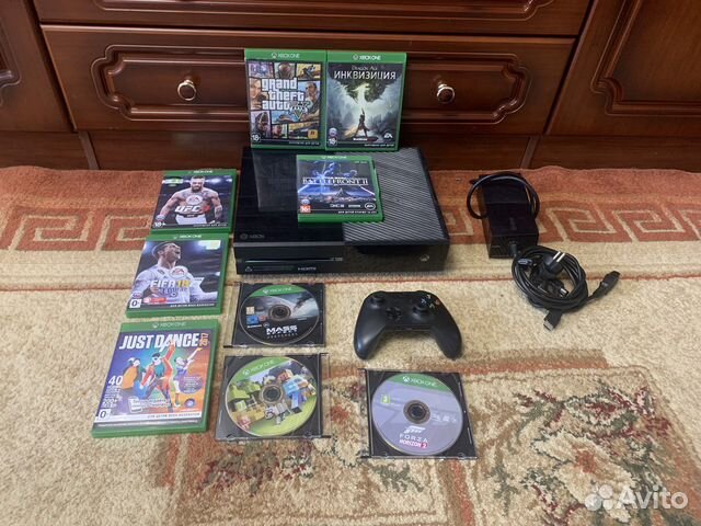 Xbox ONE 500GB в отличном состоянии