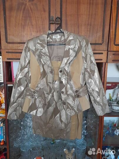 Костюм женский