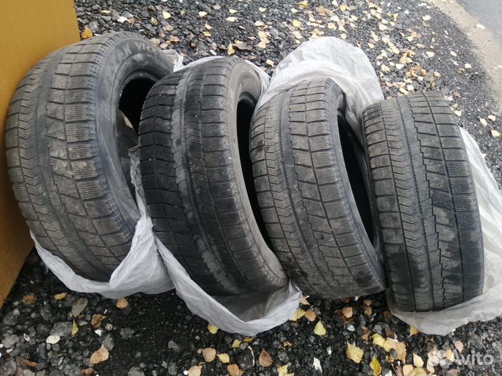 Bridgestone Blizzak VRX 215/55 R16