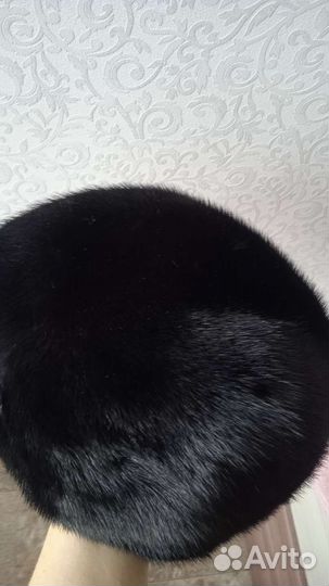 Берет из норки