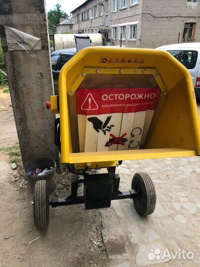 Измельчитель-шредер бензиновый champion CH1211E