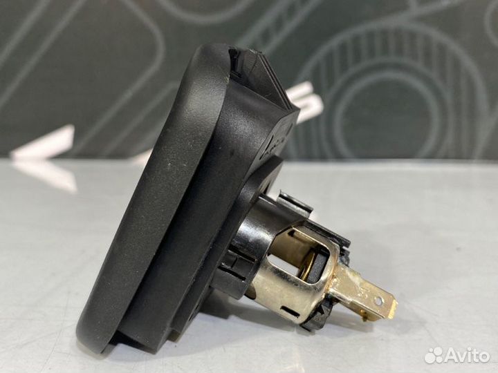 Розетка прикуривателя Bmw 325I E46 M54B25 2001