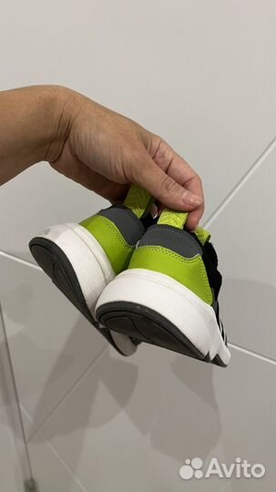 Кроссовки детские