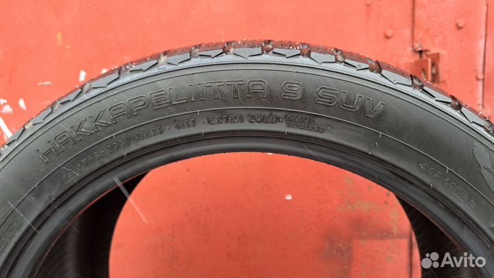 Nokian Tyres Hakkapeliitta 9 SUV 295/40 R21 111T