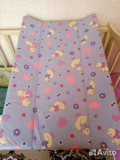 Пеленальная доска на кроватку