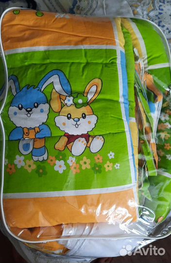 Бортики в кроватку с балдахином