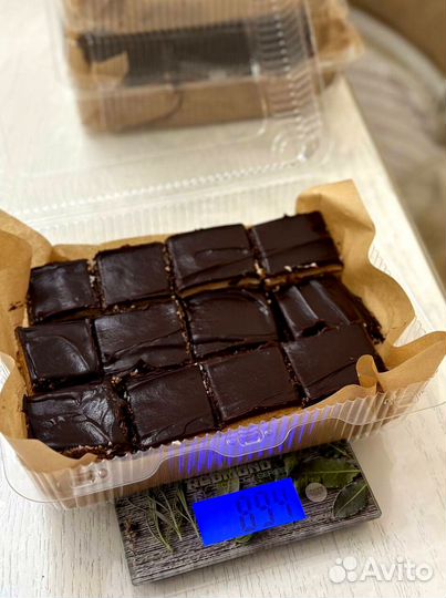 Медовик с шоколадной глазурью: классика