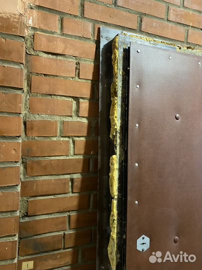 Металлическая дверь