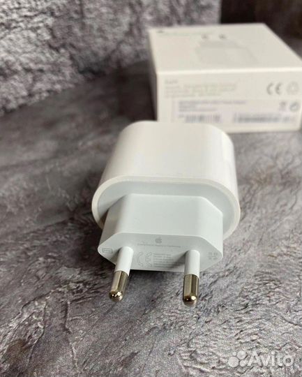 Зарядка блок для iPhone 20W Type-C - Lightning