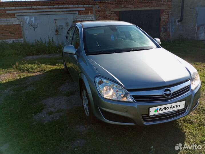 Opel Astra 1.6 МТ, 2014, 180 785 км