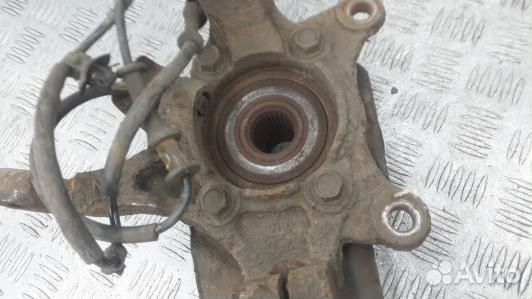 Ступица передняя левая KIA CEE'D 2 (JD) (HML10K901