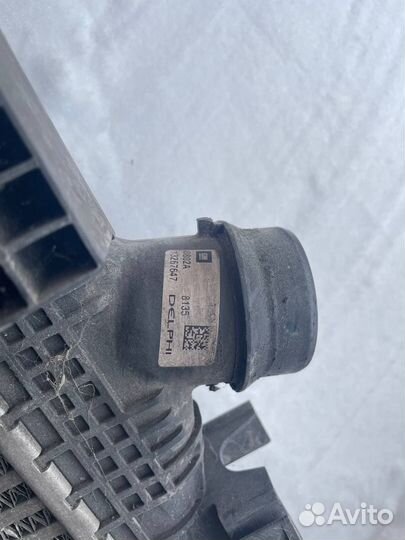 Радиатор интеркулер на Opel Astra J