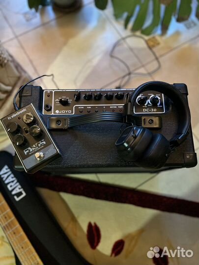 Электрогитара безголовая,белая,Caraya HL-1A-WH