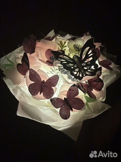 Букет из 11 бабочек в коробочке светящийся