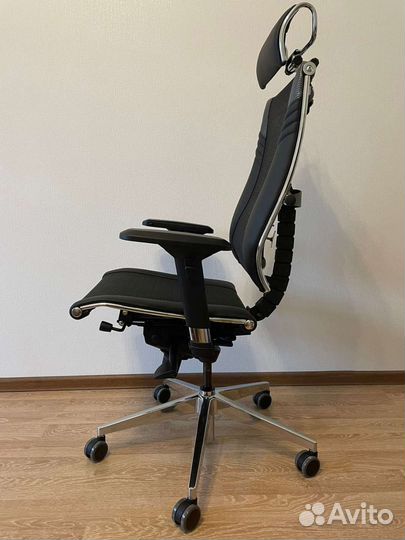 Компьютерное кресло metta yoga 4D Free