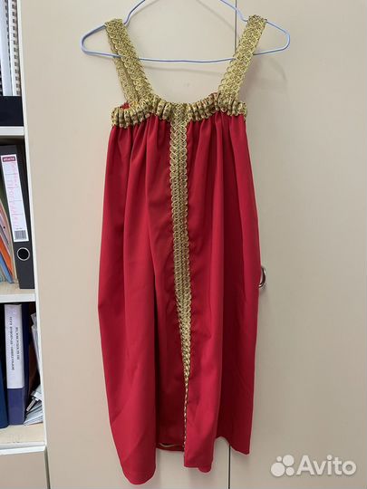 Красный сарафан, народный костюм