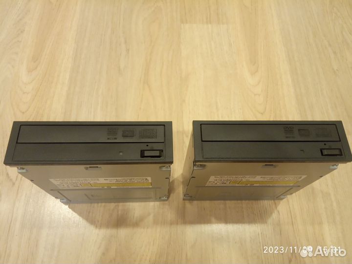 Продам два пишущих DVD-RW привода и другое