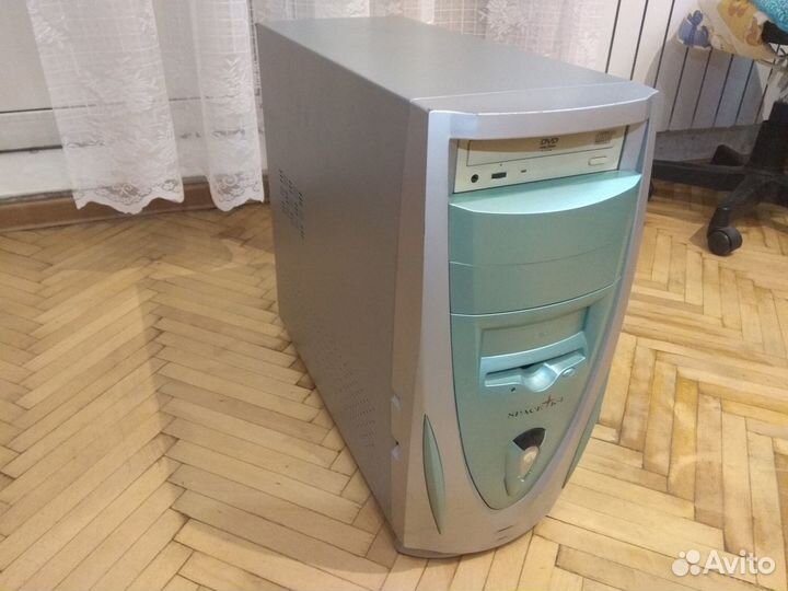 Pentium 4 2.6GHz / 1.2 GB Ram /40 GB HDD