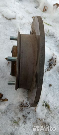 Покупал новое, проехал примерно 300 км