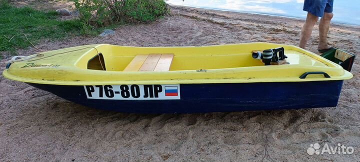 Стеклопластиквоая лодка 
