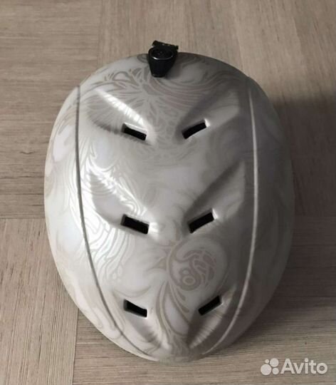 Горнолыжный шлем