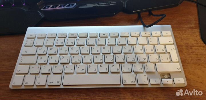 Клавиатура Apple