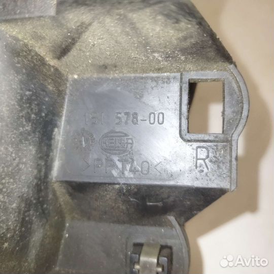 Фара правая Mitsubishi Carisma