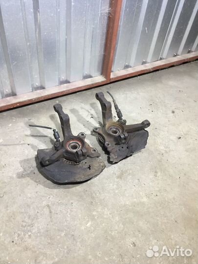 Поворотный кулак левый Amulet A15 / Амулет