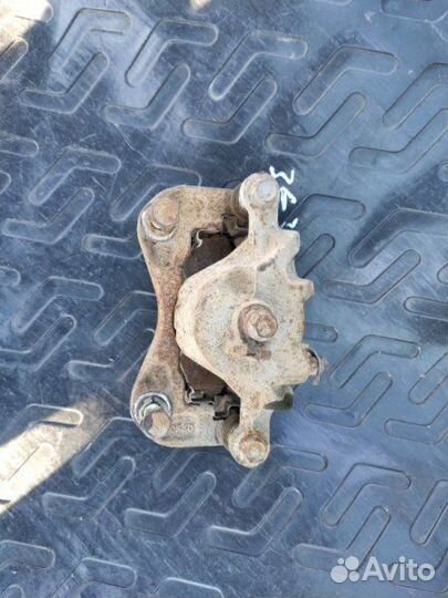 Тормозной суппорт передний правый Hyundai Matrix