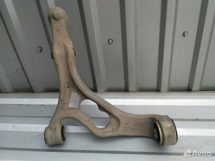 Рычаг передний правый нижний Volkswagen Touareg NF