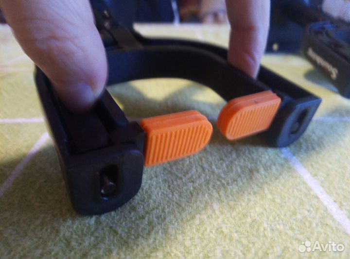 Настенный кронштейн (крюк)для хранения гитары/баса