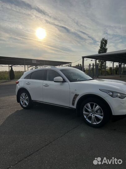 Infiniti QX70 3.0 AT, 2014, 120 000 км