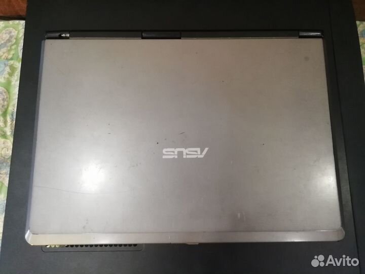 Ноутбук Asus X51L, 2009, но есть нюанс