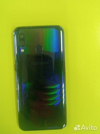 Samsung Galaxy A40, 4/64 ГБ