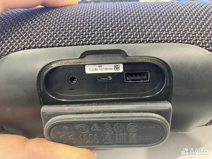 Колонка jbl charge 3