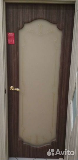 Дверь межкомнатная с коробкой новая