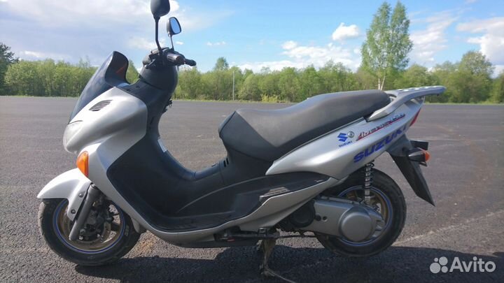 Скутер Suzuki Avenis 150