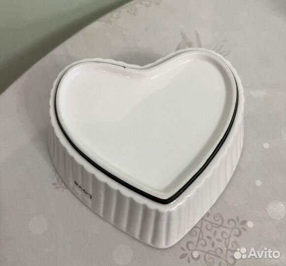 Тарелка сердце керамика