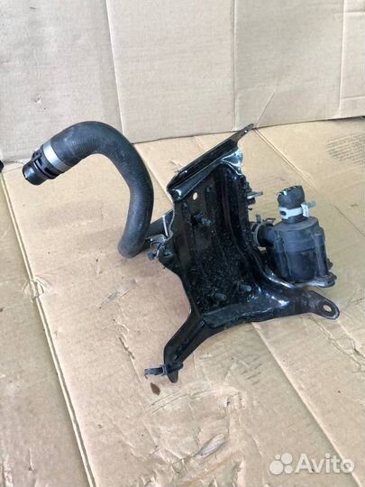 Дополнительный насос Volvo 31657307